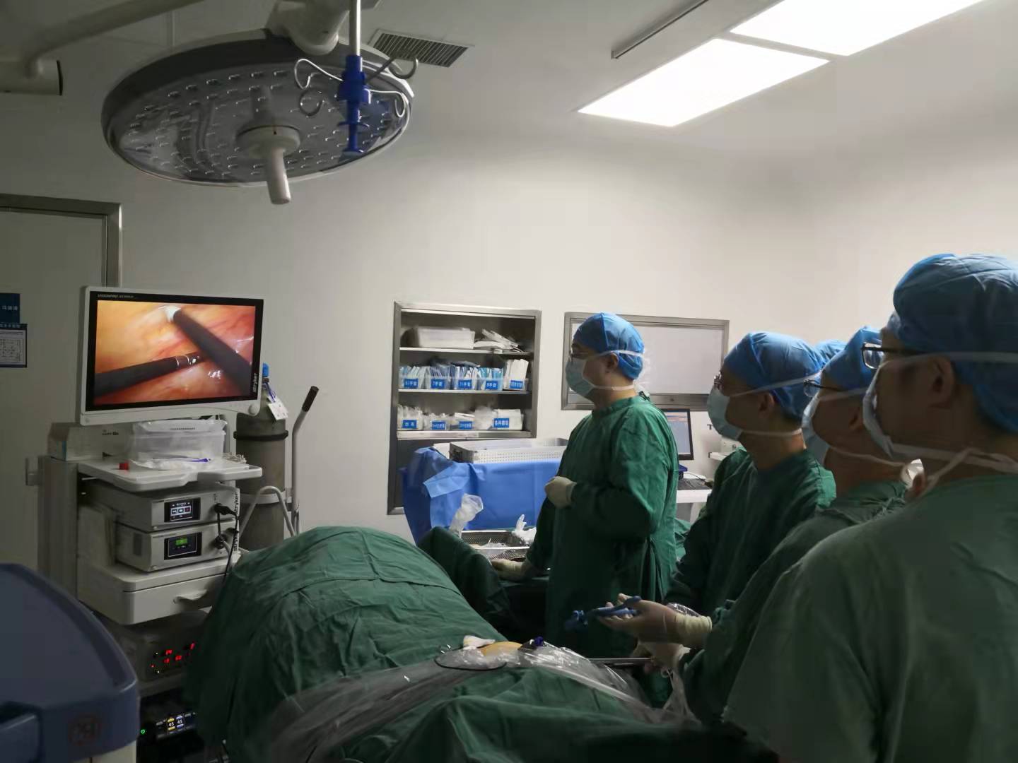 普外科腔镜下腹股沟疝修补术获得成功